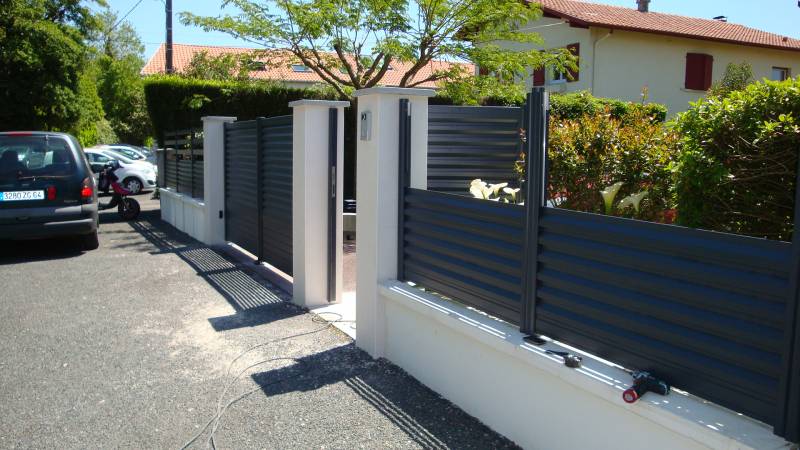 Création et pose de clôture en aluminium à Plaisance du Touch
