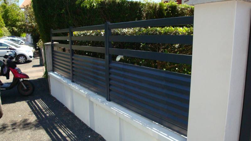 Création et pose de clôture en aluminium à Plaisance du Touch