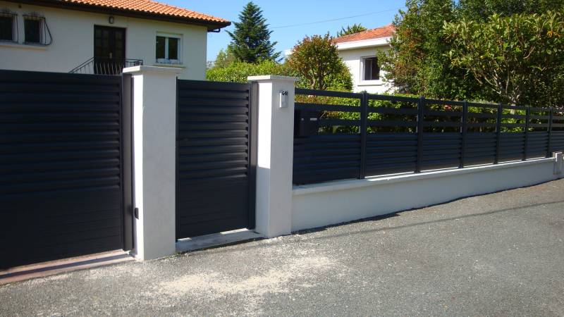 Installation de portail en aluminium sur mesure à Tournefeuille