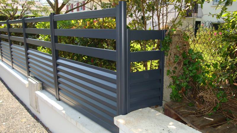 Création et pose de clôture en aluminium à Plaisance du Touch