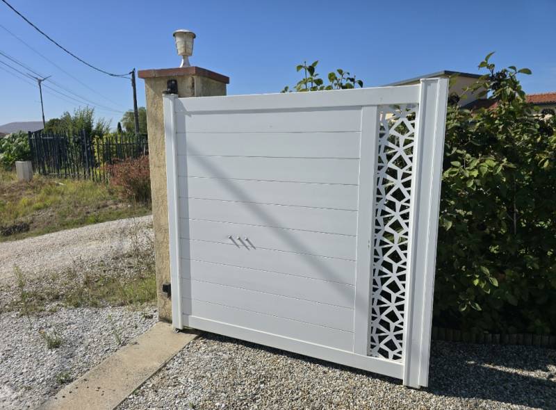 Artisan qualifié pour la reprogrammation des télécommandes de portail électrique à Seysses