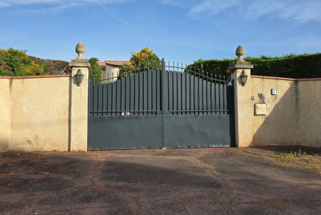 Notre zone d'activité pour ce service Réparation baie vitrée coulissante menuiserie aluminium avec artisan qualifié pièces constructeur et délai intervention 24 à 48 heures