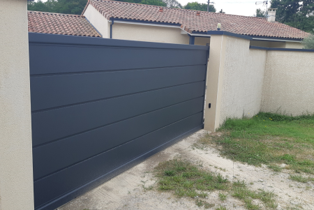 Notre zone d'activité pour ce service Dépannage et réglage de menuiseries extérieures aluminium avec remplacement de serrures, galets et vitrages pour baies vitrées et portes d'entrée à